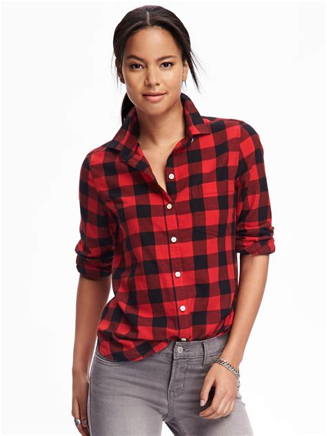 flannel shirt outfits for women.